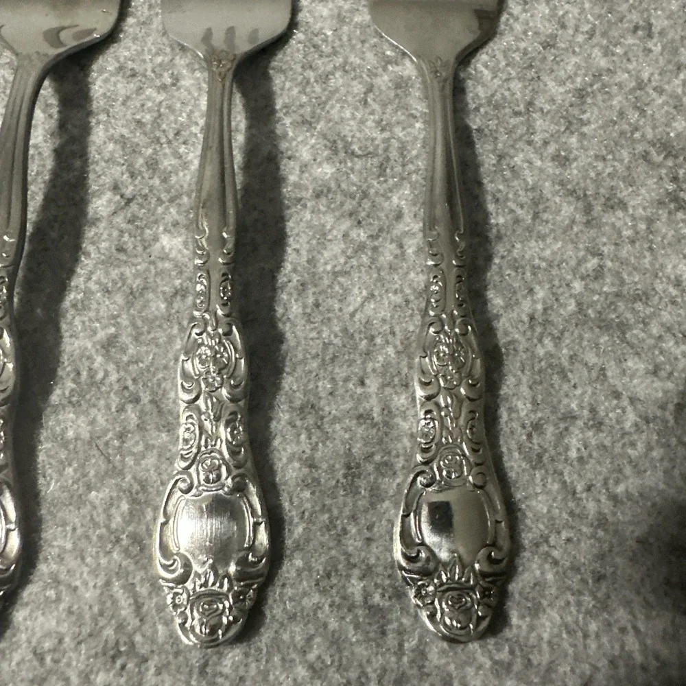 4‎ International Stainless VERONA Pattern Salad or Dessert Forks  7449